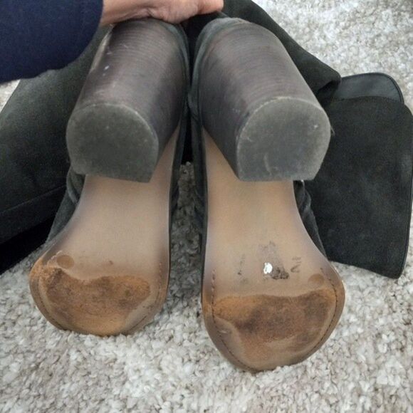 VINCE CAMUTO Knee-High Melaya Suede Boots Block Heels Dk Grey sz: 9 - Picture 8 of 9